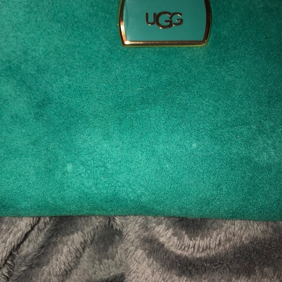 UGG Australia Jane Shearling Wristlet - Picture 5 of 6